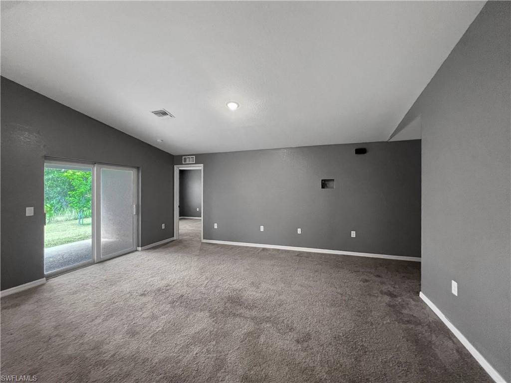 3107 35th St W Property Photo 7