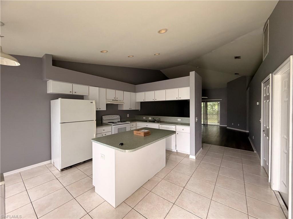 1127 Diplomat Pkwy E Property Photo 4