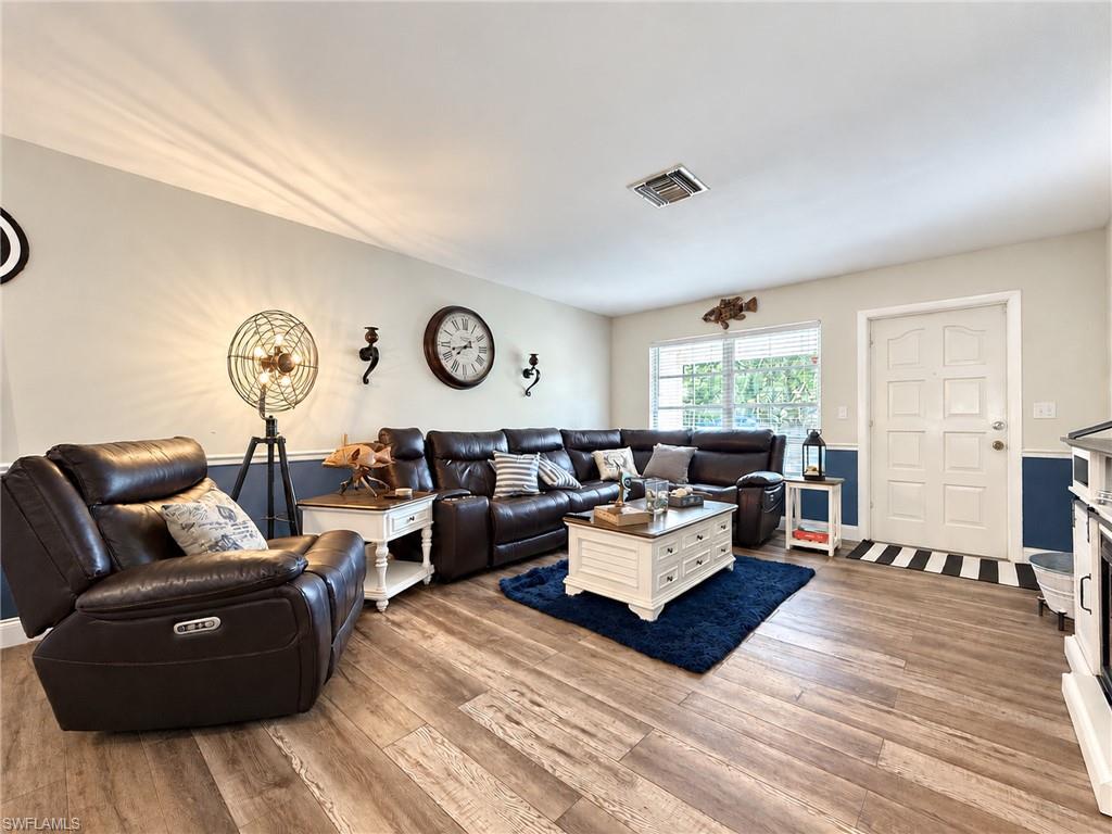 2230 River Pine Dr Property Photo 4