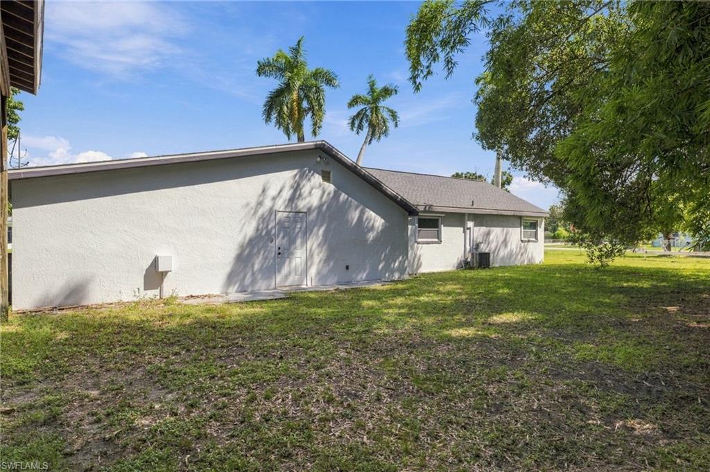 380 New York Dr Property Photo 5