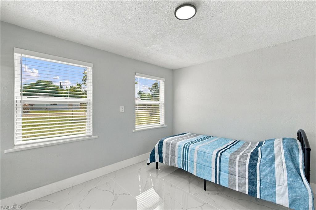 380 New York Dr Property Photo 15