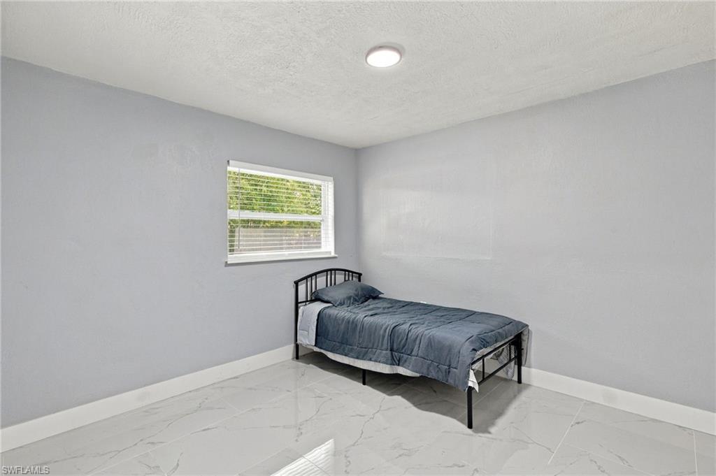380 New York Dr Property Photo 16