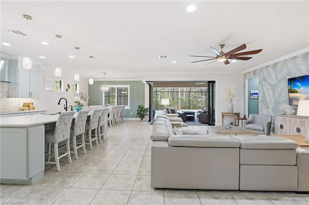 11012 Castlereagh St Property Photo 11