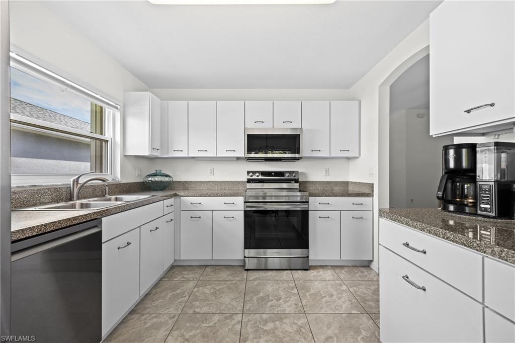 24419 Buckingham Way Property Photo 14