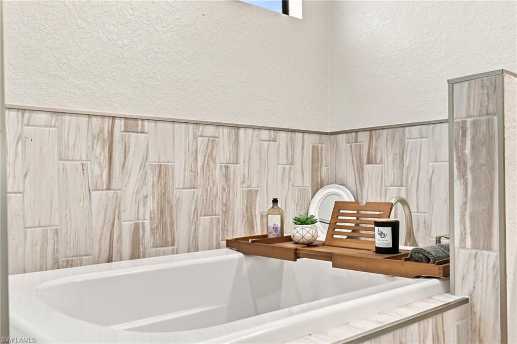 2323 Nw 43rd Ave Property Photo 30
