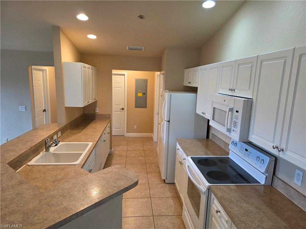 20050 Petrucka Cir N 3 Property Photo 10