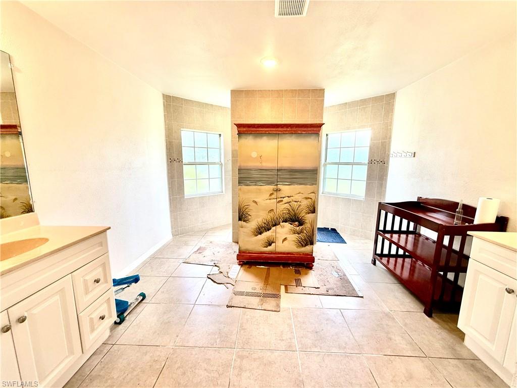902 Susan Ave N Property Photo 17