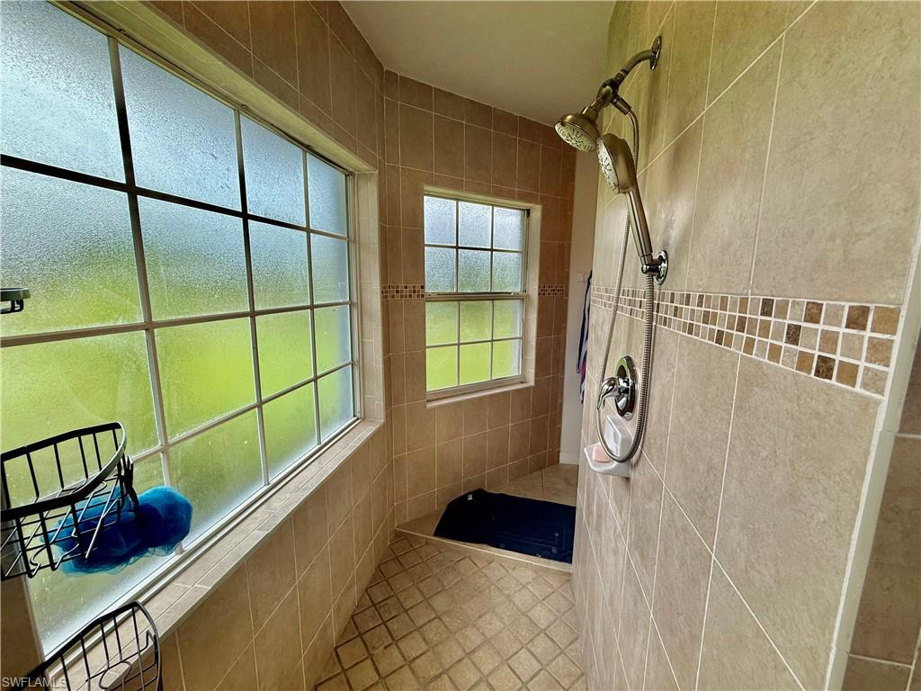902 Susan Ave N Property Photo 20