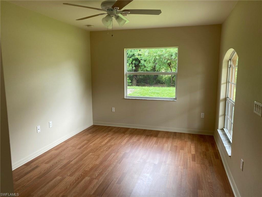 1037 Camden St E Property Photo 4