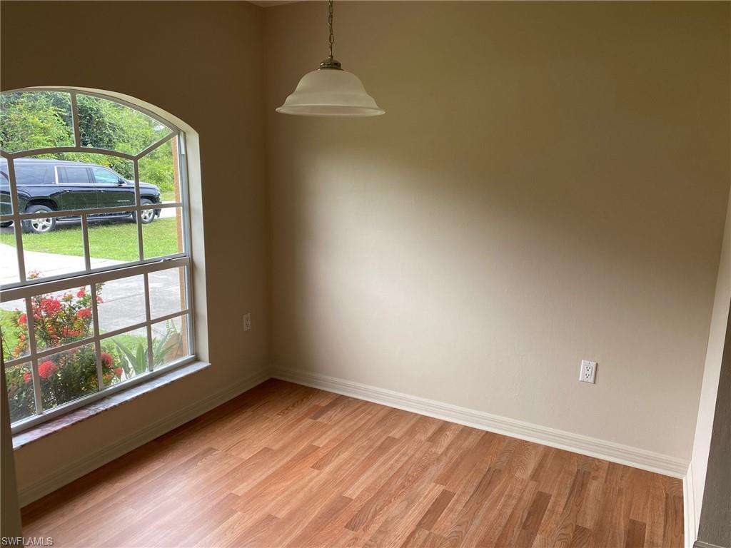 1037 Camden St E Property Photo 5