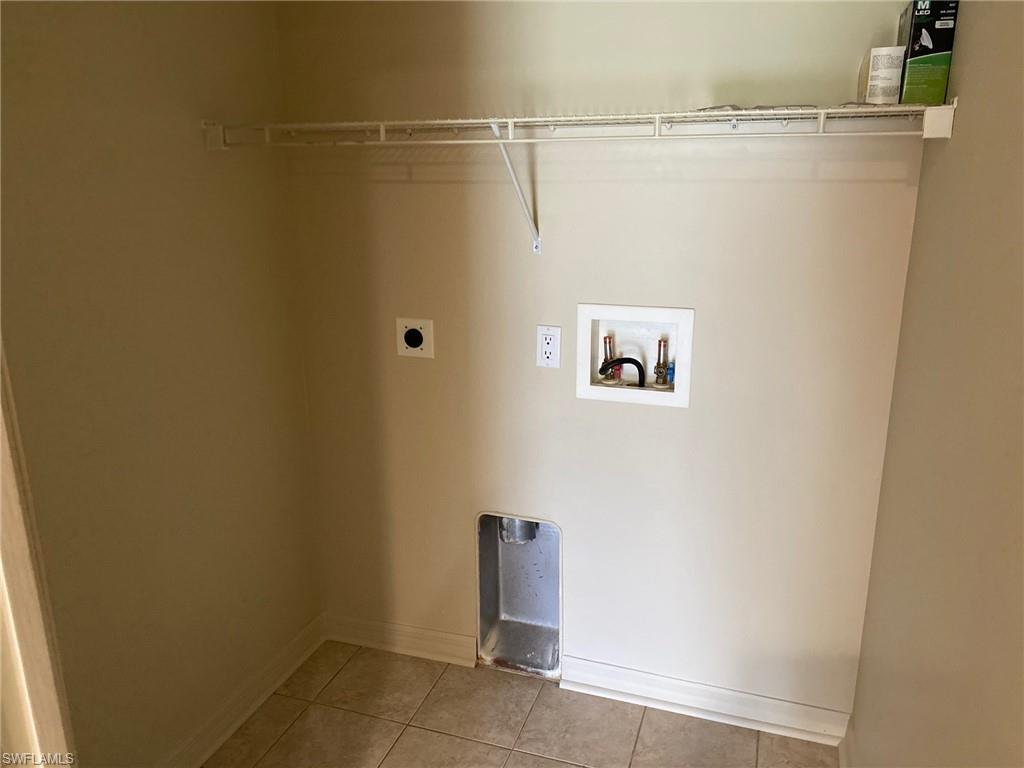 1037 Camden St E Property Photo 6