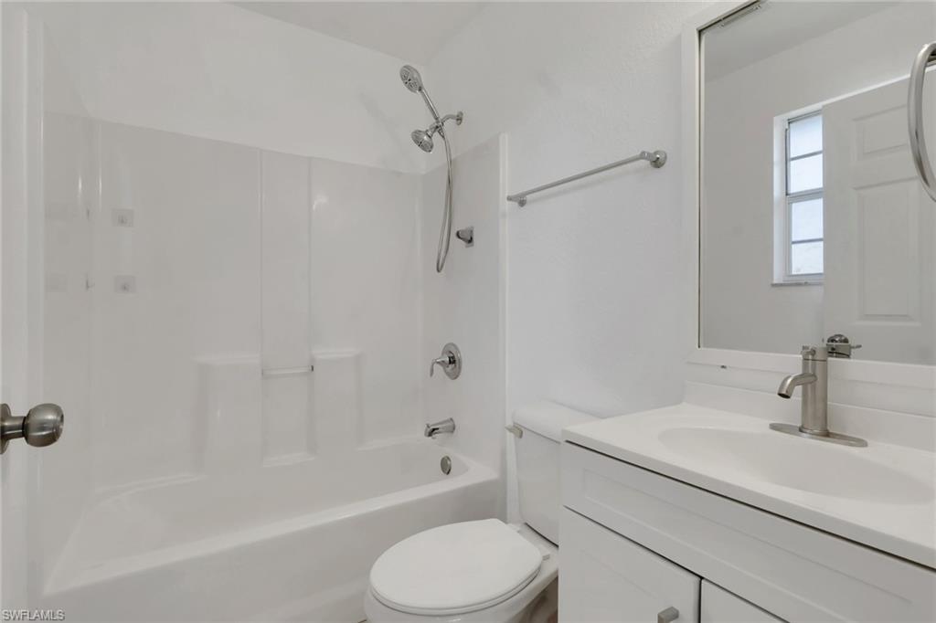 2028 Ne 17th Pl Property Photo 17