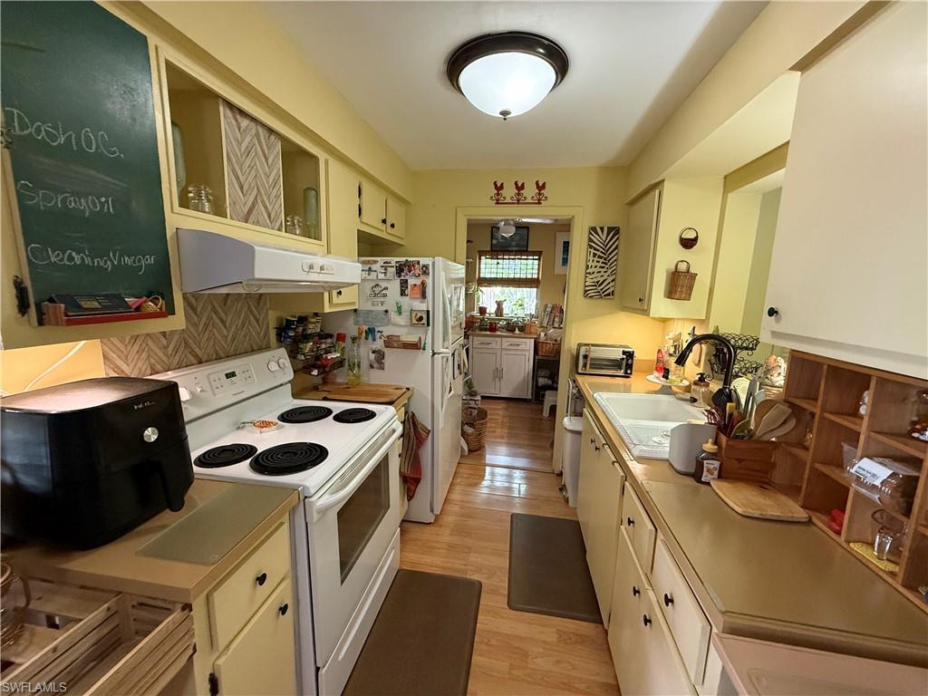 1635 Kensington Ct Property Photo 3
