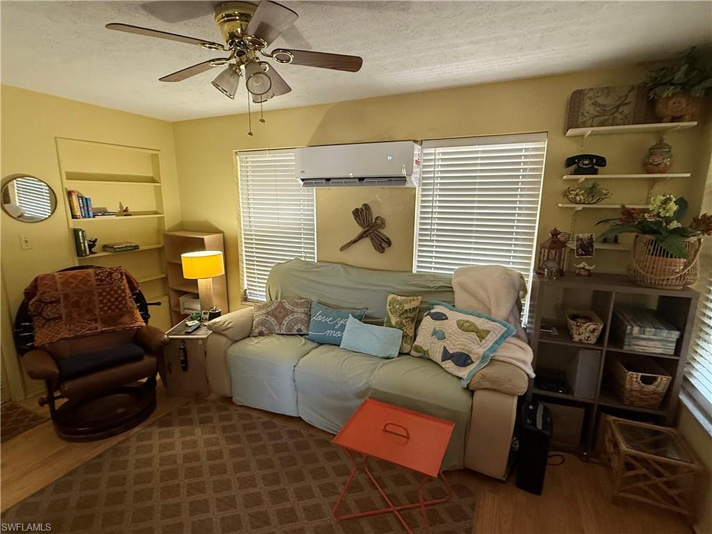 1635 Kensington Ct Property Photo 4