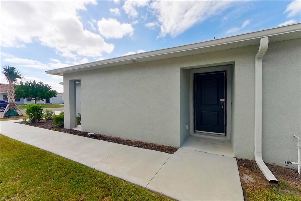 18312 Gibraltar Ln Property Photo 2