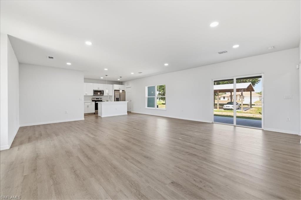 1406 Ford Cir Property Photo 29