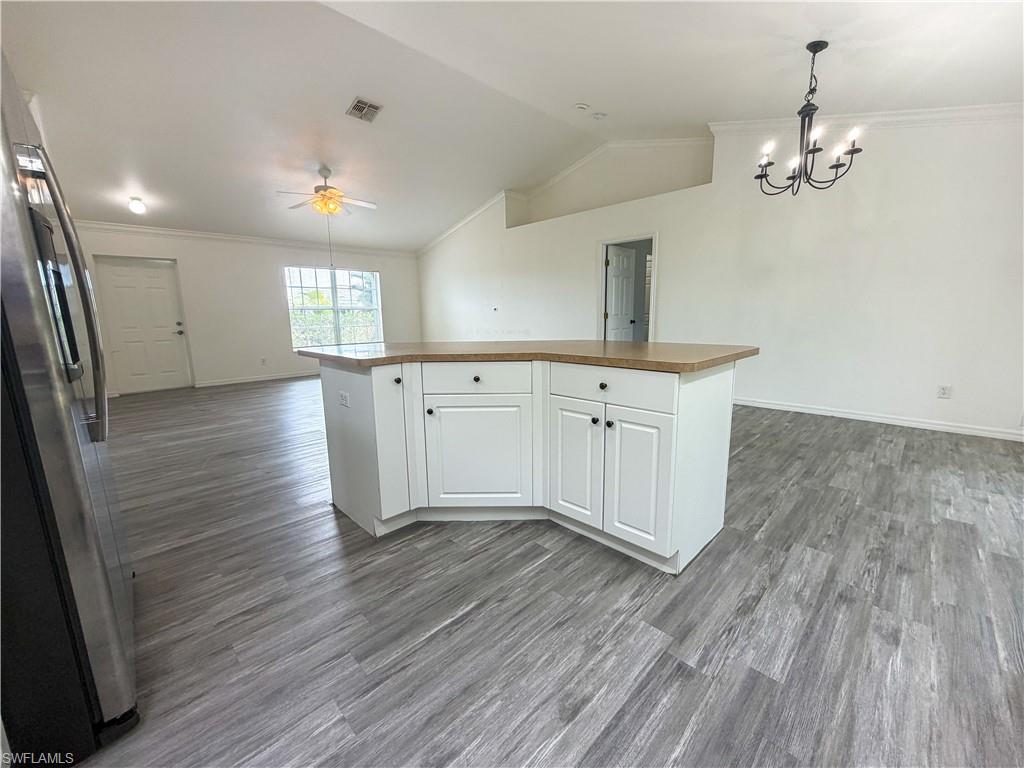 924 Nw 12th Pl Property Photo 8