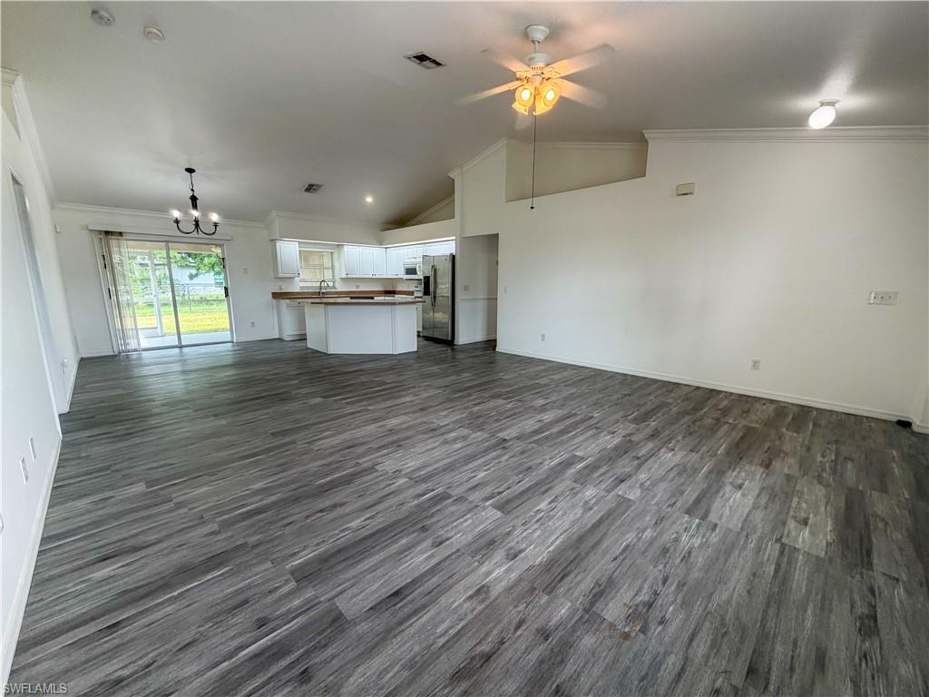 924 Nw 12th Pl Property Photo 11