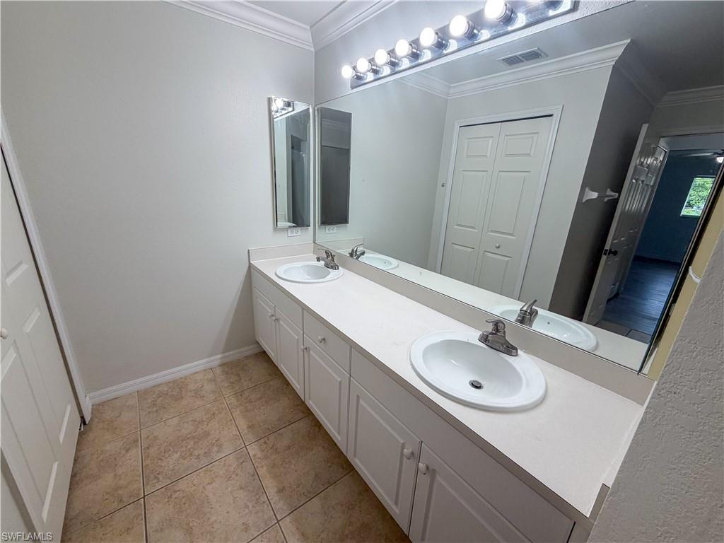 924 Nw 12th Pl Property Photo 27