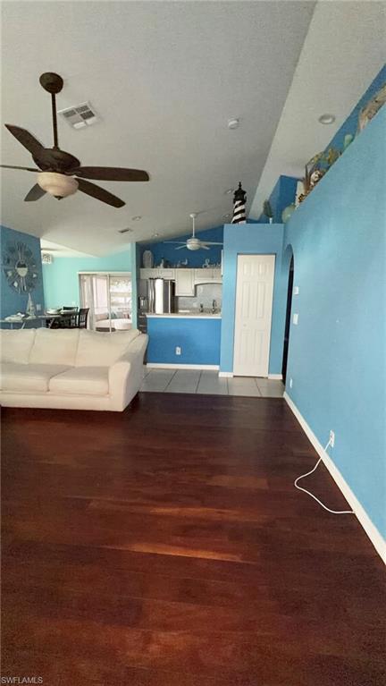 11652 Pawley Ave Property Photo 4