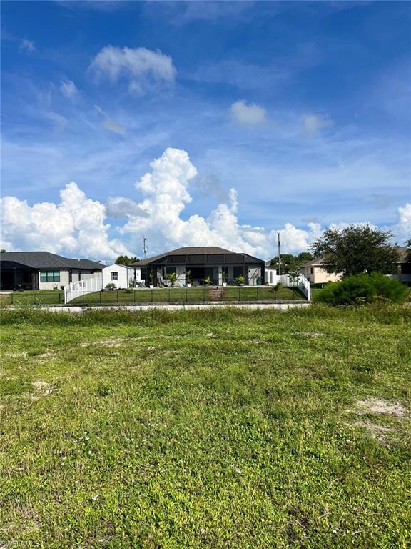 2001 Surfside Blvd Property Photo 3
