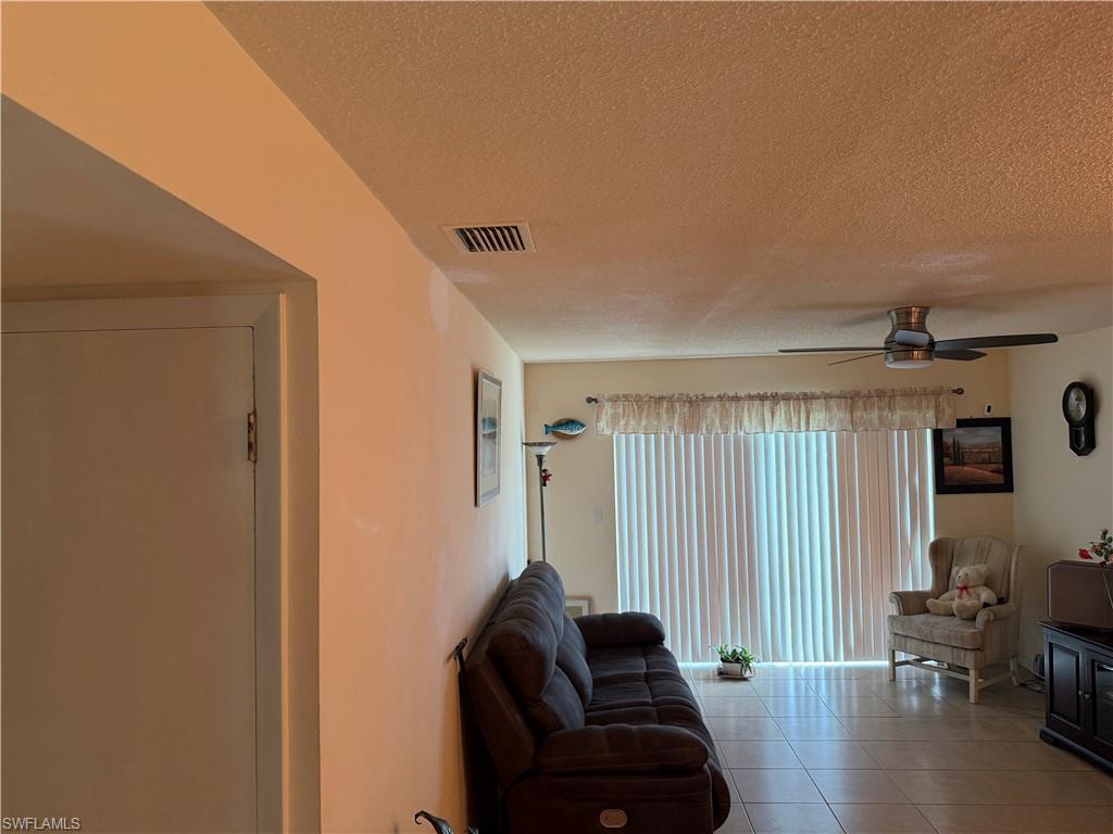 358 Easton Ct Property Photo 9