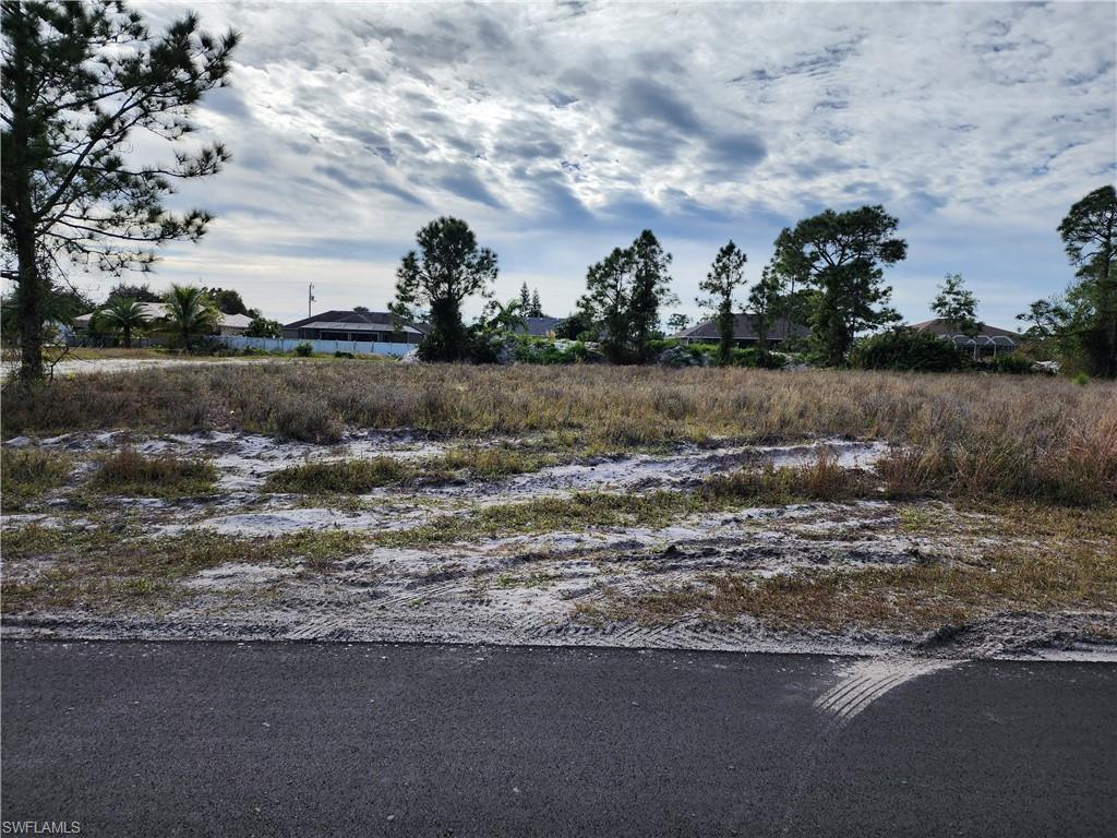 1230 Edelweiss St E Property Photo 4