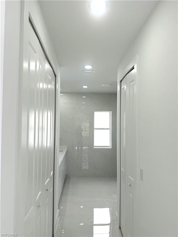 318 Genoa Ave S Property Photo 9