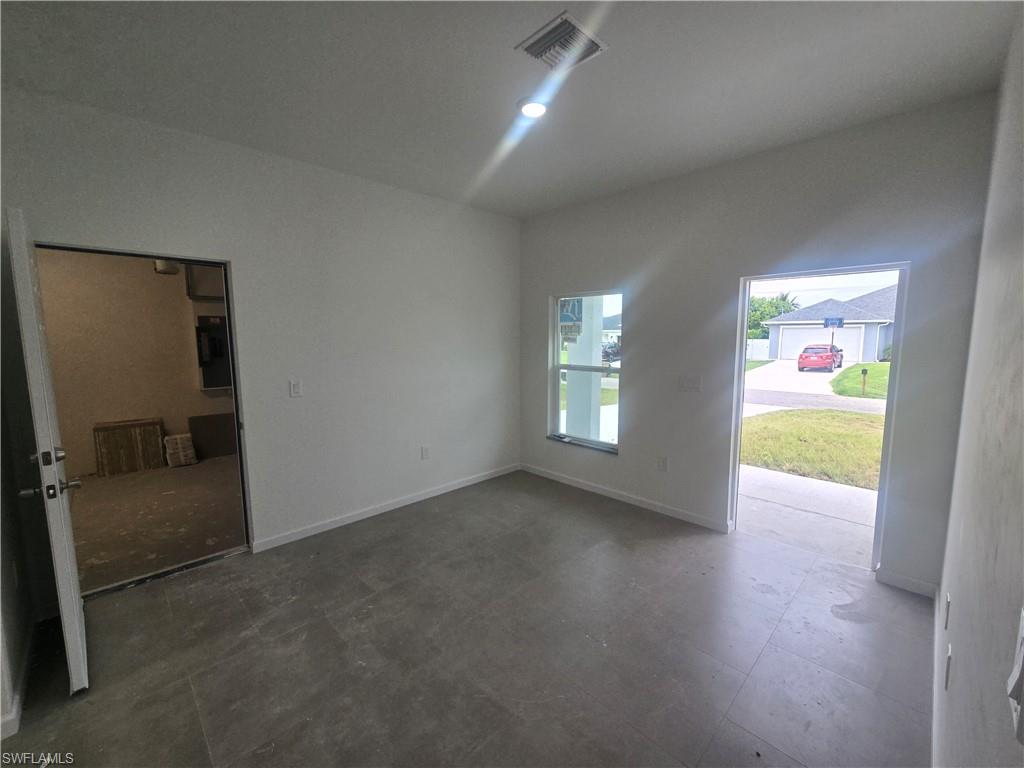 3909 4th St W Property Photo 4