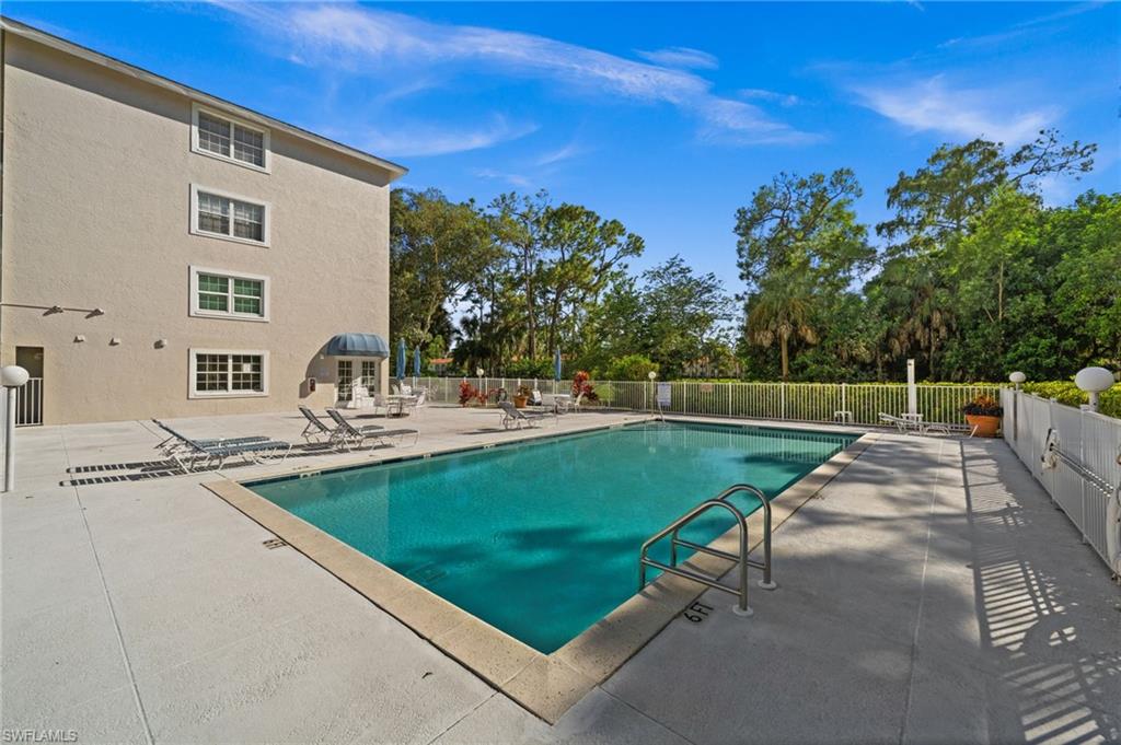 481 Quail Forest Blvd 304 Property Photo 33