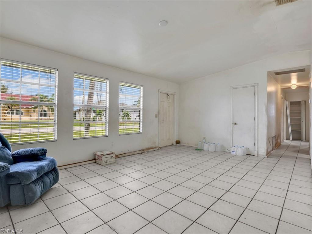 334 Sw 28th Ter Property Photo 5