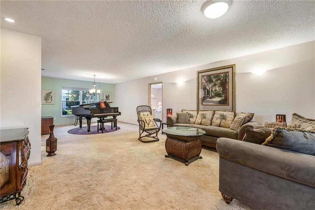 1226 Hazeltine Dr Property Photo 5