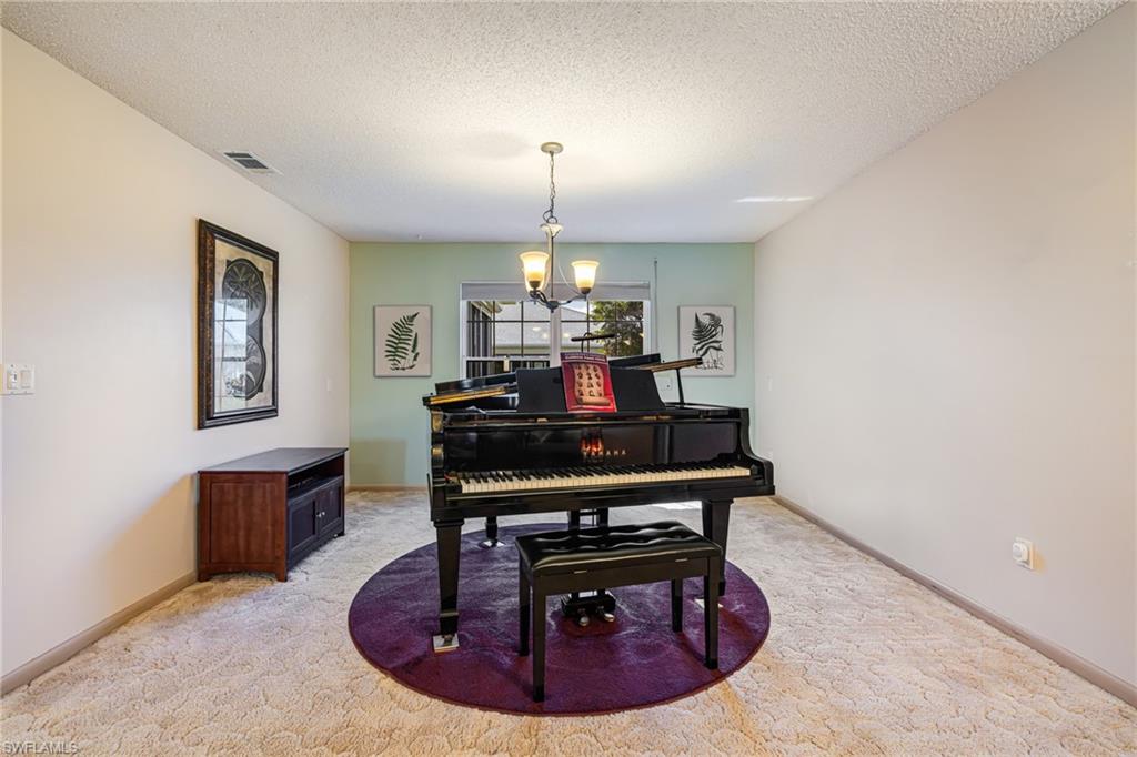 1226 Hazeltine Dr Property Photo 8