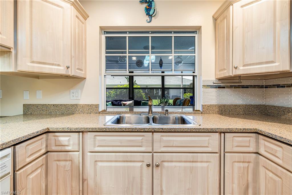 1226 Hazeltine Dr Property Photo 10