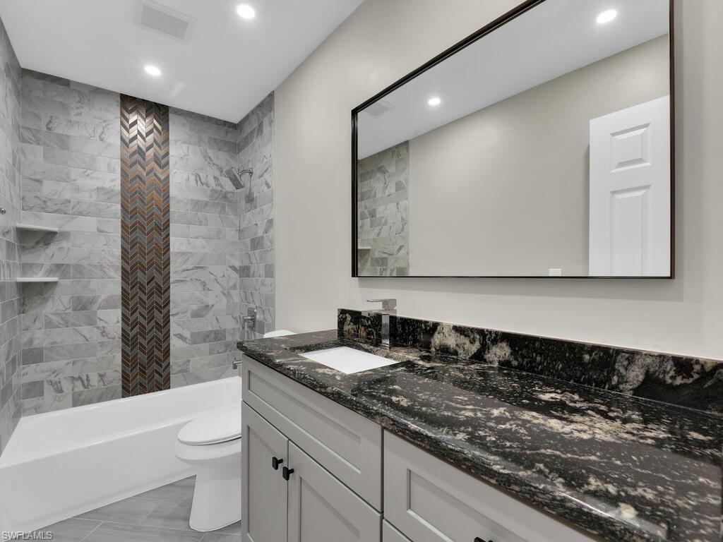 4836/4838 Marine Dr Property Photo 16