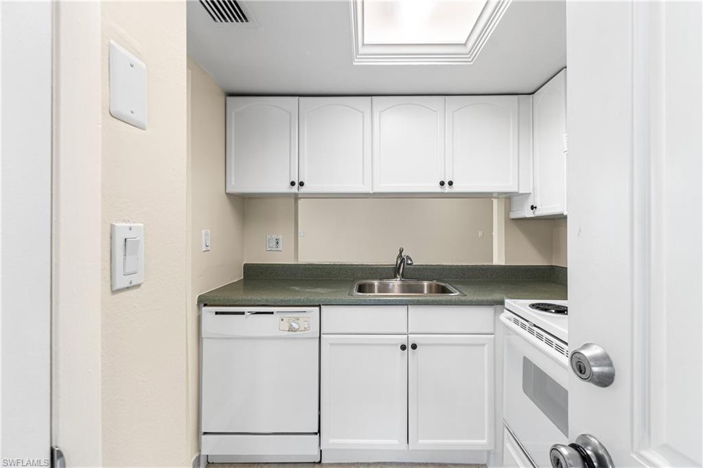 5837 Queen Elizabeth Way 3 Property Photo 6