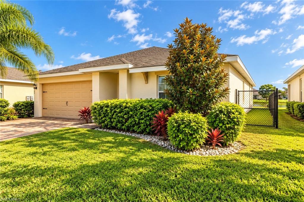 10545 Crossback Ln Property Photo 3