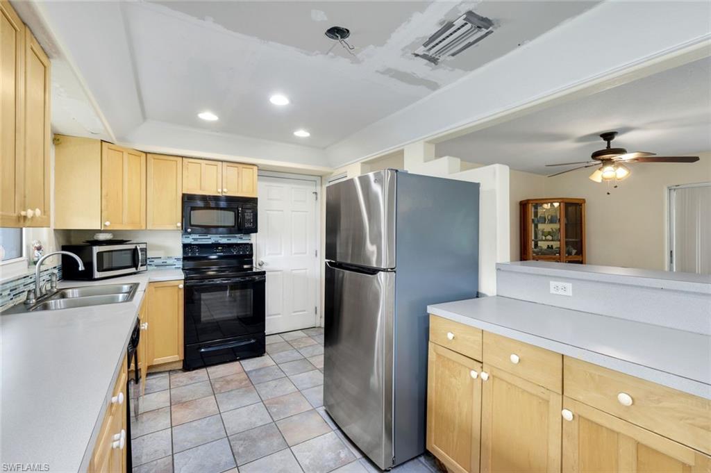 5248 Versaille Ct Property Photo 10