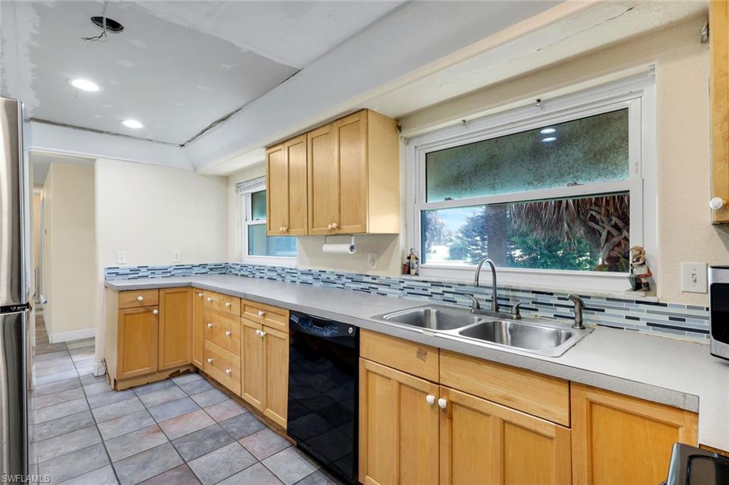 5248 Versaille Ct Property Photo 11