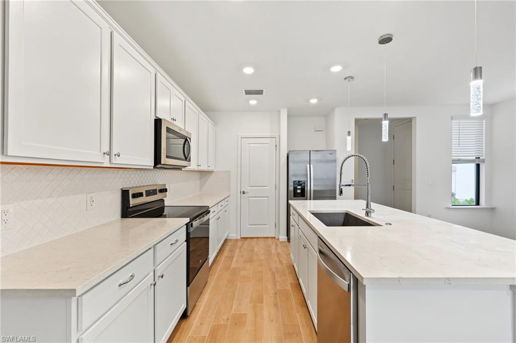 27837 Solis Grande Dr Property Photo 4