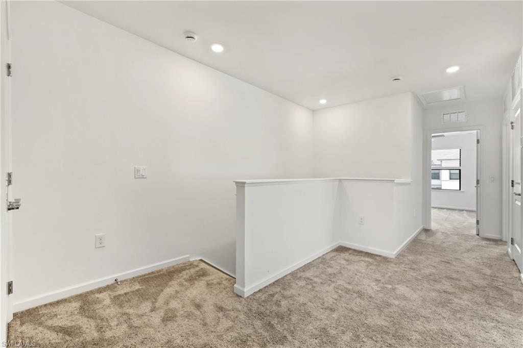 27837 Solis Grande Dr Property Photo 5