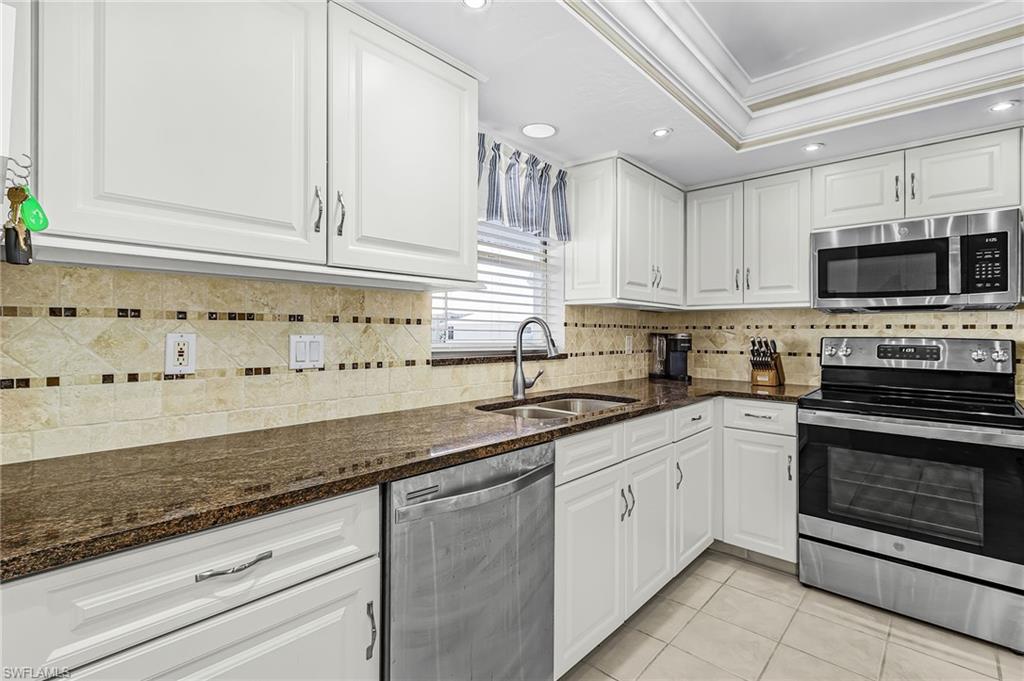 4571 Bay Beach Ln 473 Property Photo 6