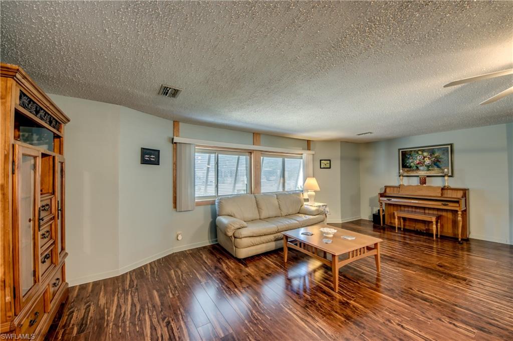 4639 Catfish Ct Property Photo 6