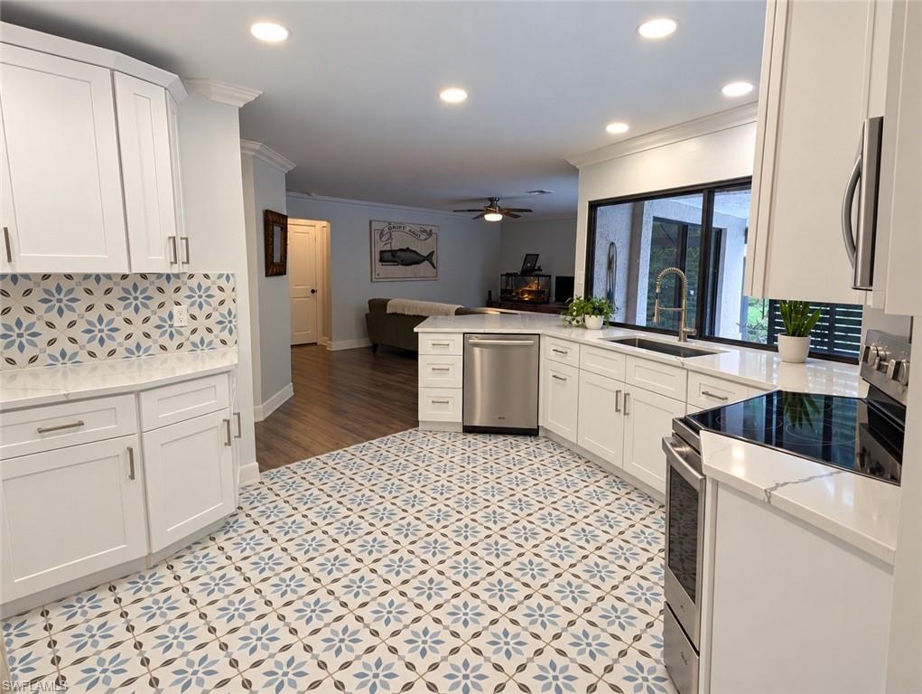 1402 S Larkwood Sq Property Photo 4