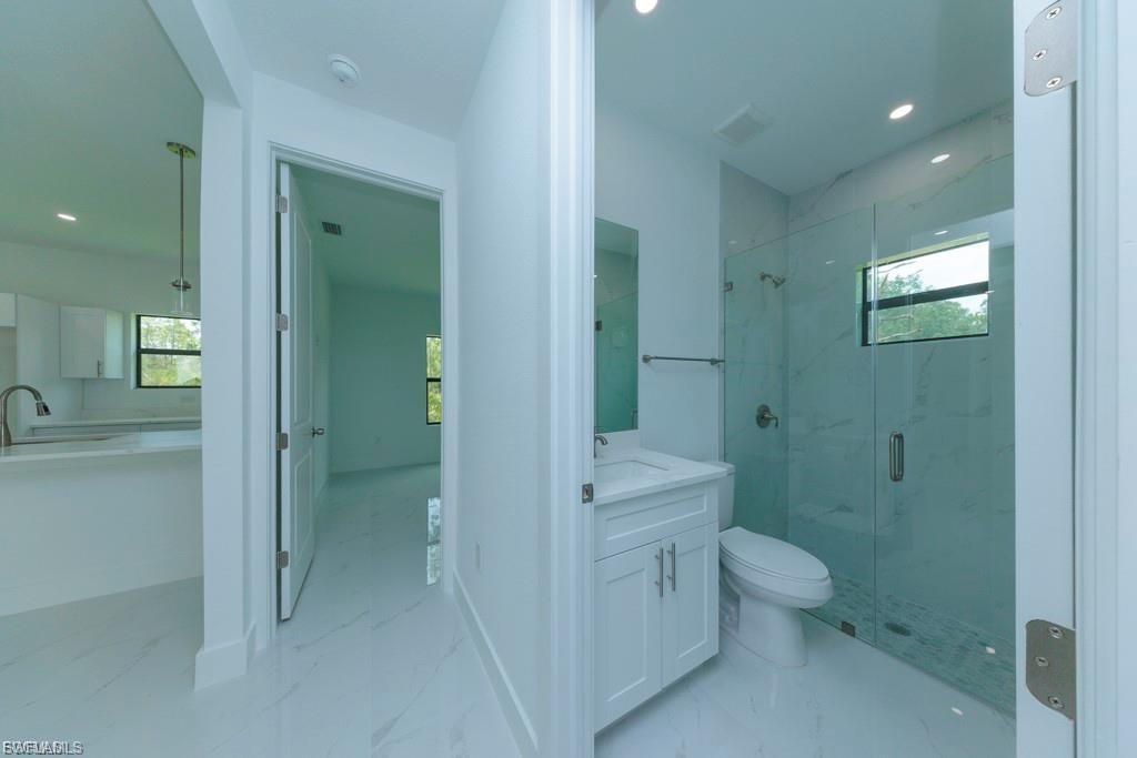 719 Almelia St E Property Photo 44