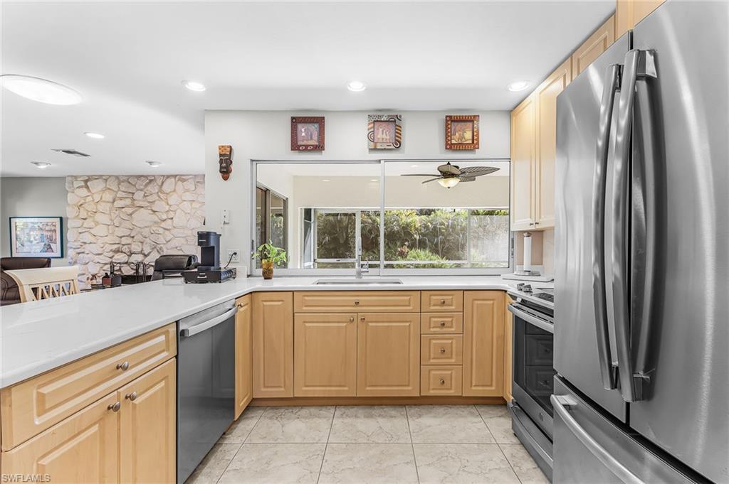 15889 Shadow Run Ct Property Photo 2