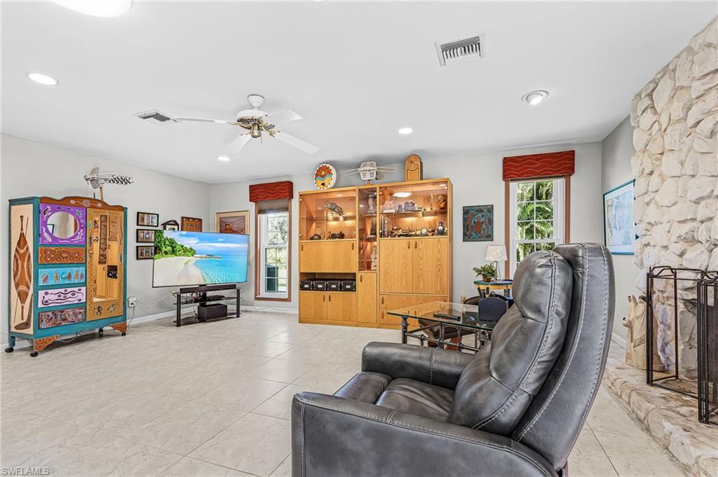 15889 Shadow Run Ct Property Photo 7