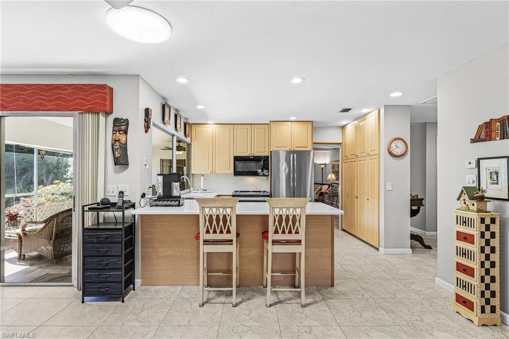 15889 Shadow Run Ct Property Photo 8