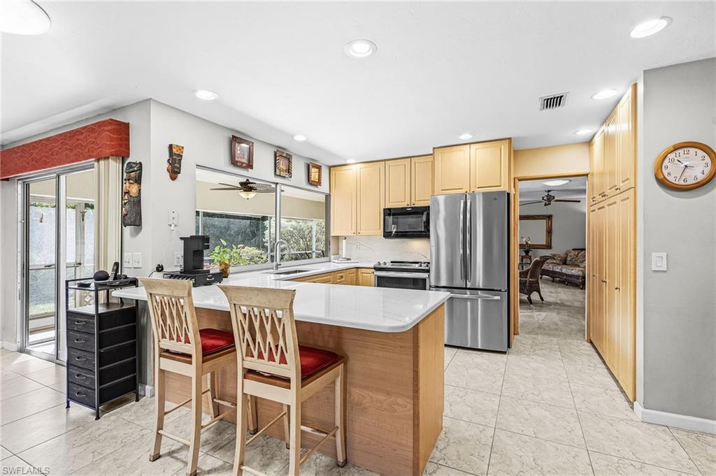 15889 Shadow Run Ct Property Photo 9