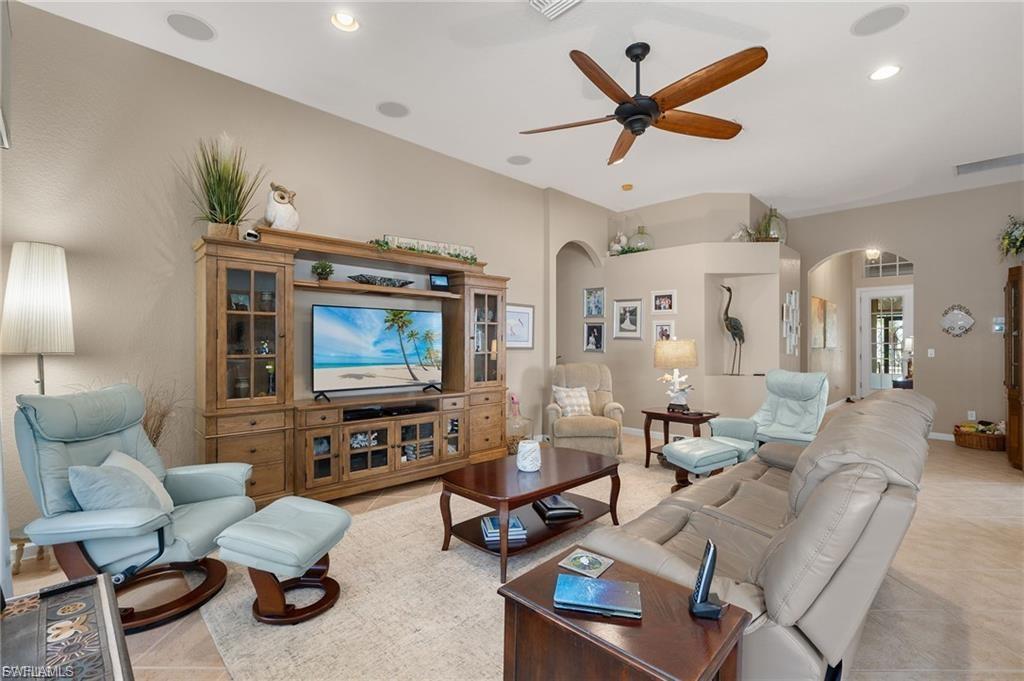 8872 King Henry Ct Property Photo 8